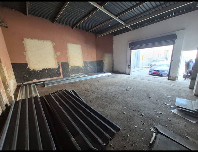 64M² WAREHOUSE TO LET IN DENVER